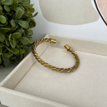 Twisted Bracelet Liquidación