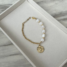 Royalty Pearls Bracelet