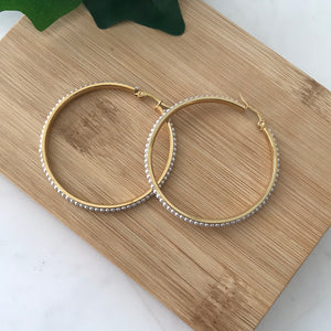 In-line Pearls Hoops Liquidación