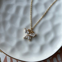 Butterfly Necklace Liquidación