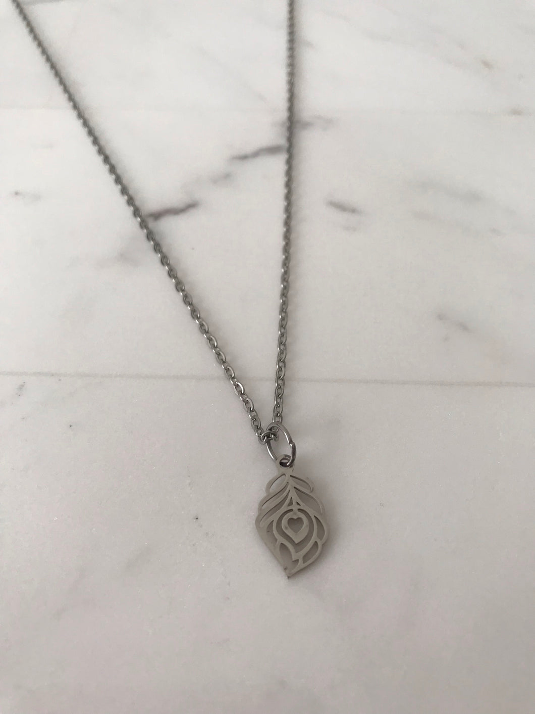 Cadena Pluma Corazon Plata Stainless Steel Liquidación