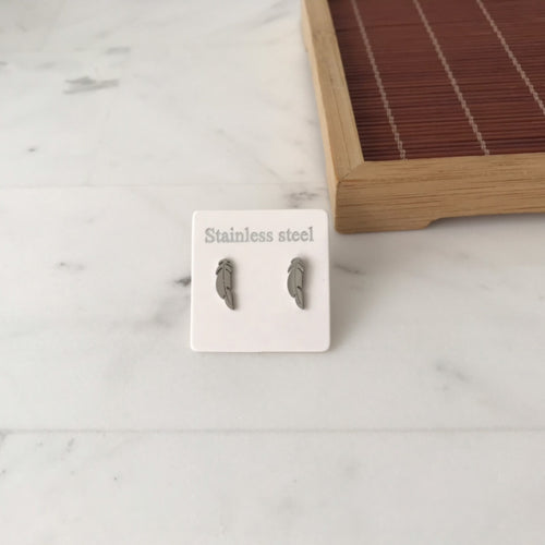 Feather Studs Liquidación