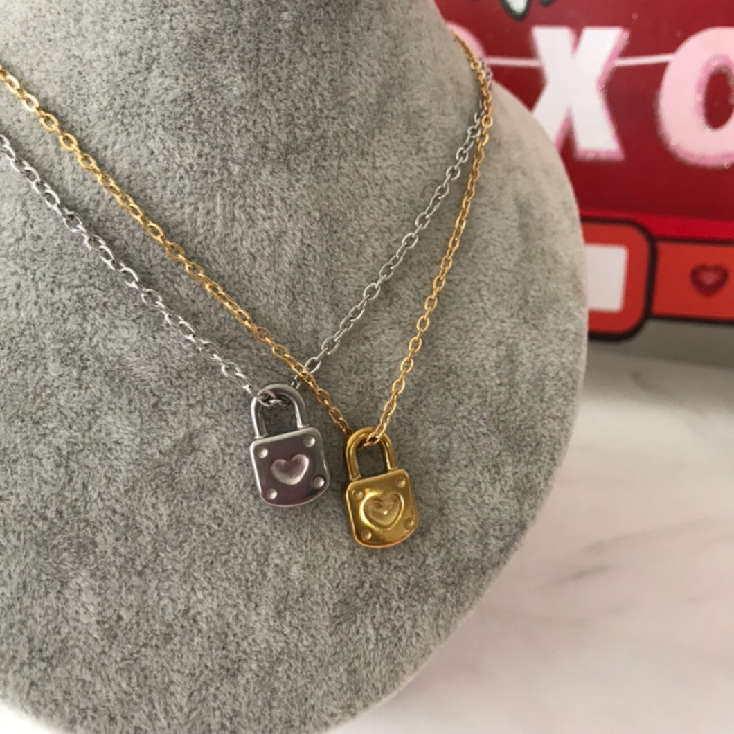 Acorazado Necklace Liquidación