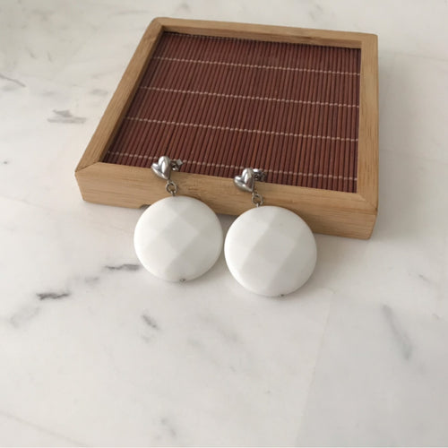 White Beaded Earrings Liquidación